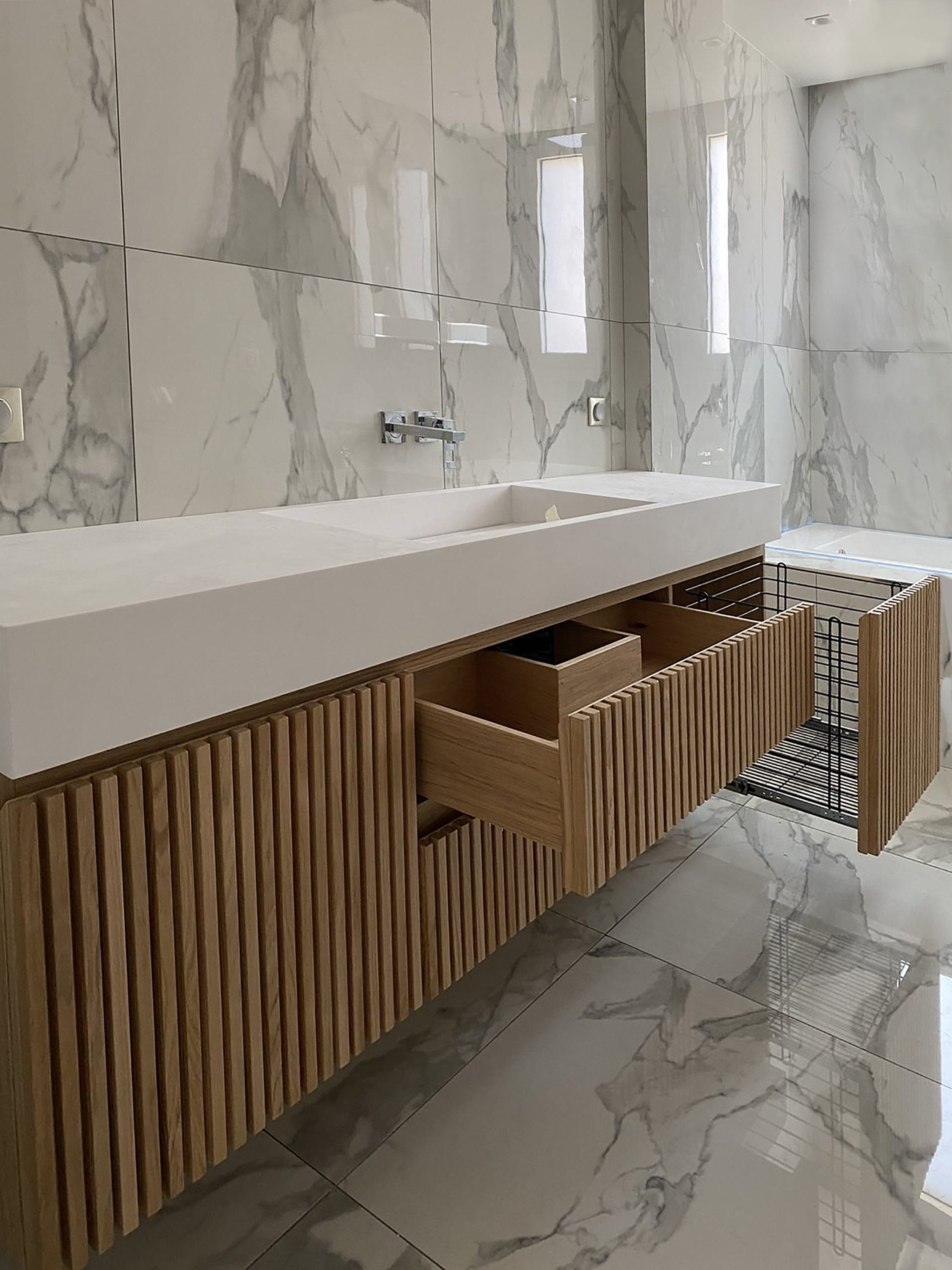 Impressive Lines - Interior design detail 2 by Ilia Dabiza - Bathroom