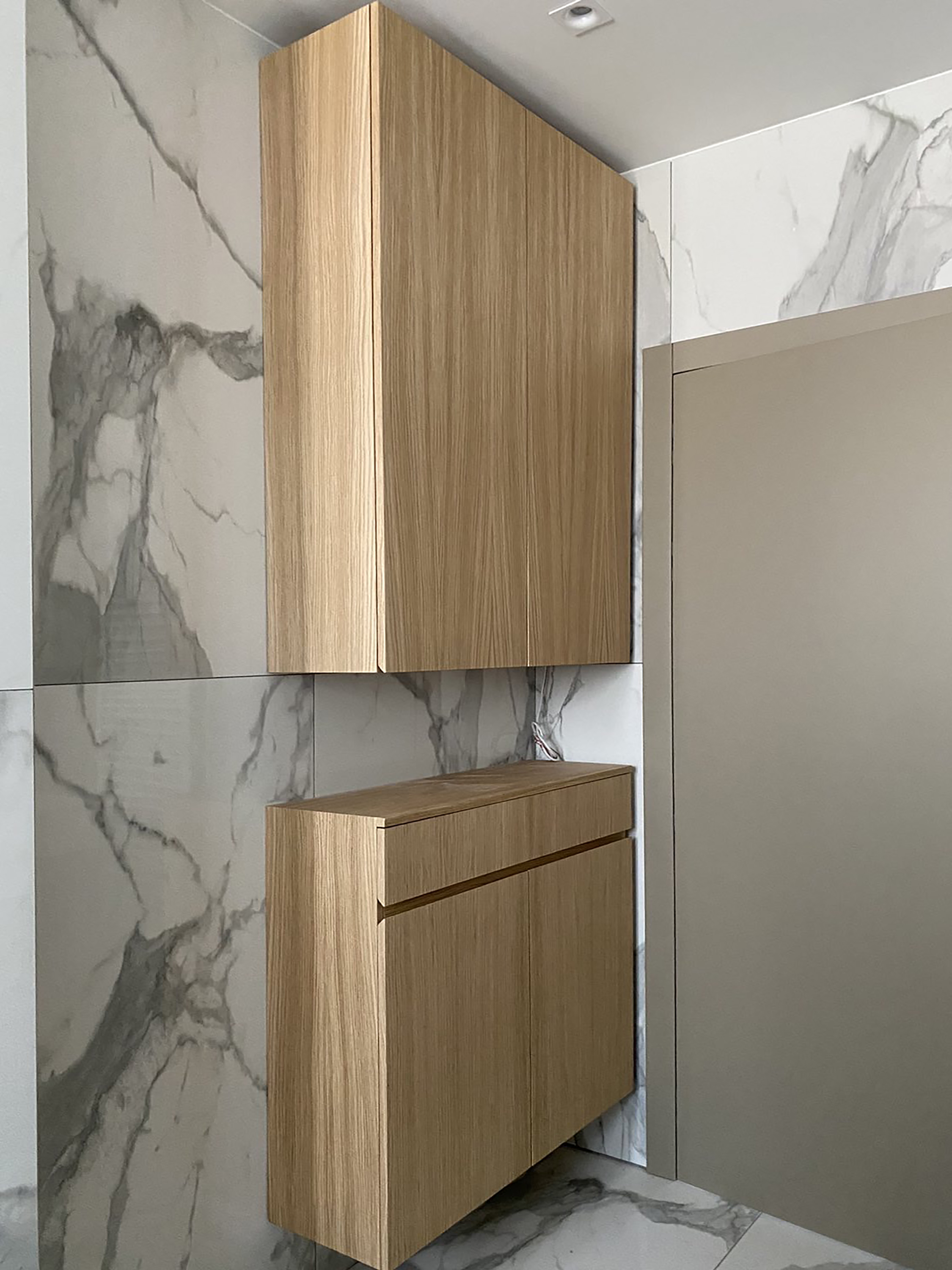 Impressive Lines - Interior design detail 4 by Ilia Dabiza - Bathroom