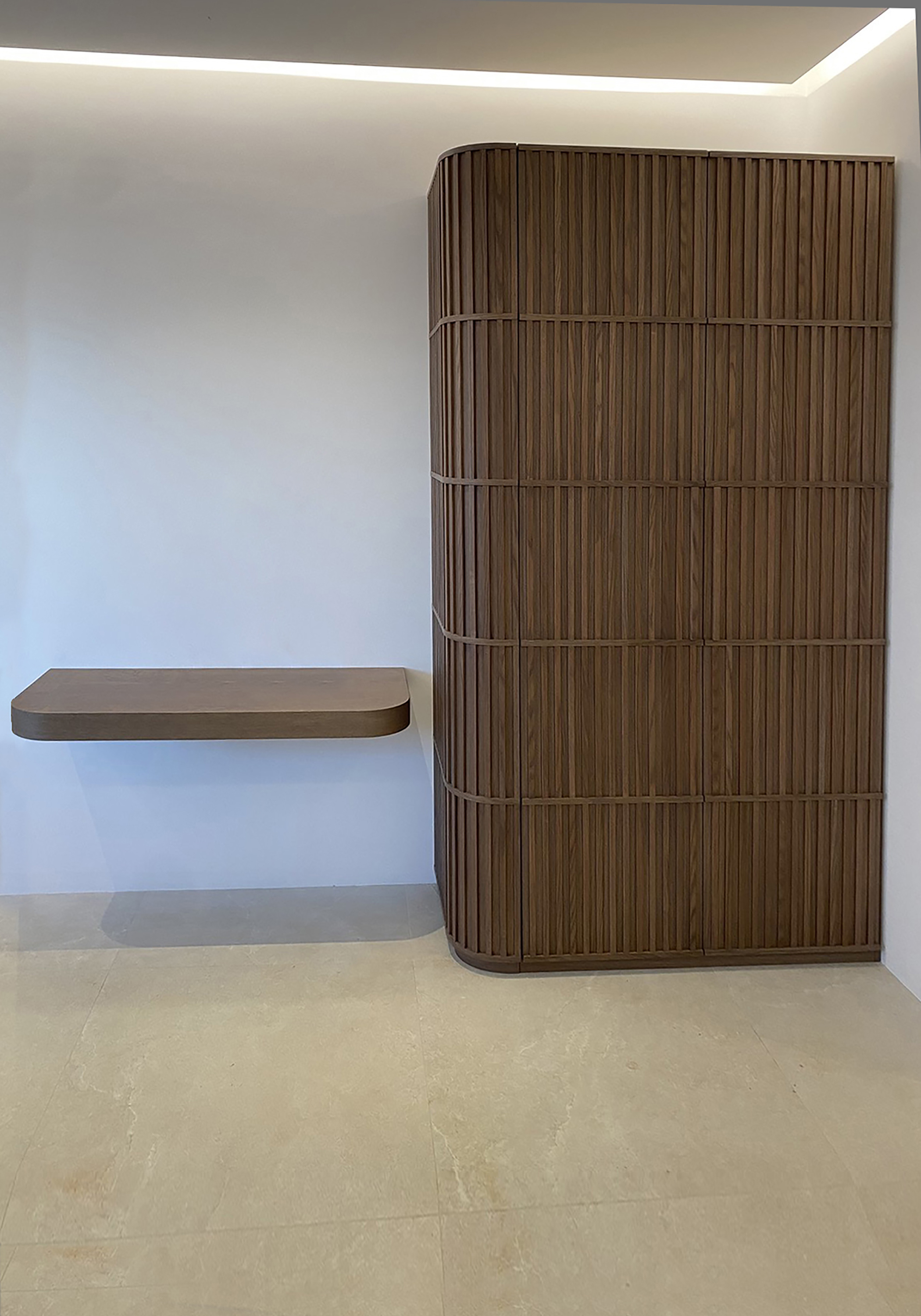 Oak Slatted Wardrobe - Interior design detail 1 by Ilia Dabiza - Dressing Rooms & Closets