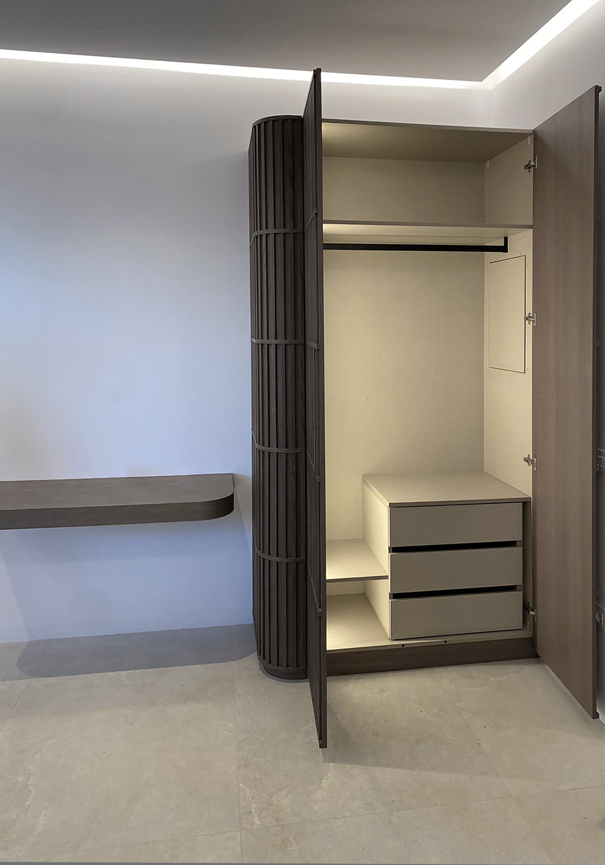 Oak Slatted Wardrobe - Interior design detail 2 by Ilia Dabiza - Dressing Rooms & Closets