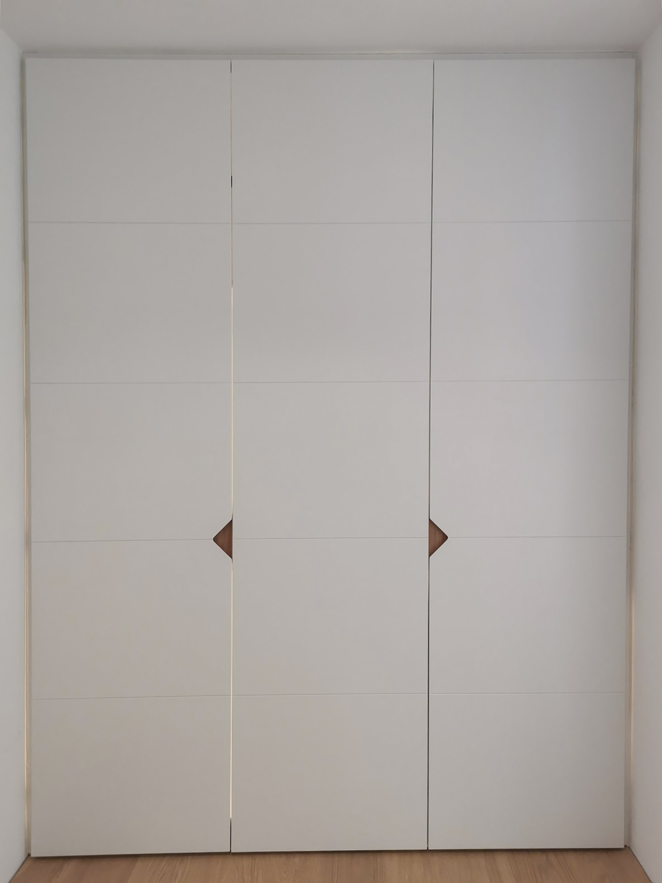 Wardrobe & Closet Styles - Interior design detail 4 by Ilia Dabiza - Dressing Rooms & Closets