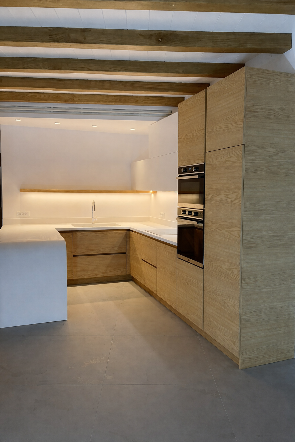 Smooth White & Oak - Interior design detail 3 by Ilia Dabiza - Kitchen
