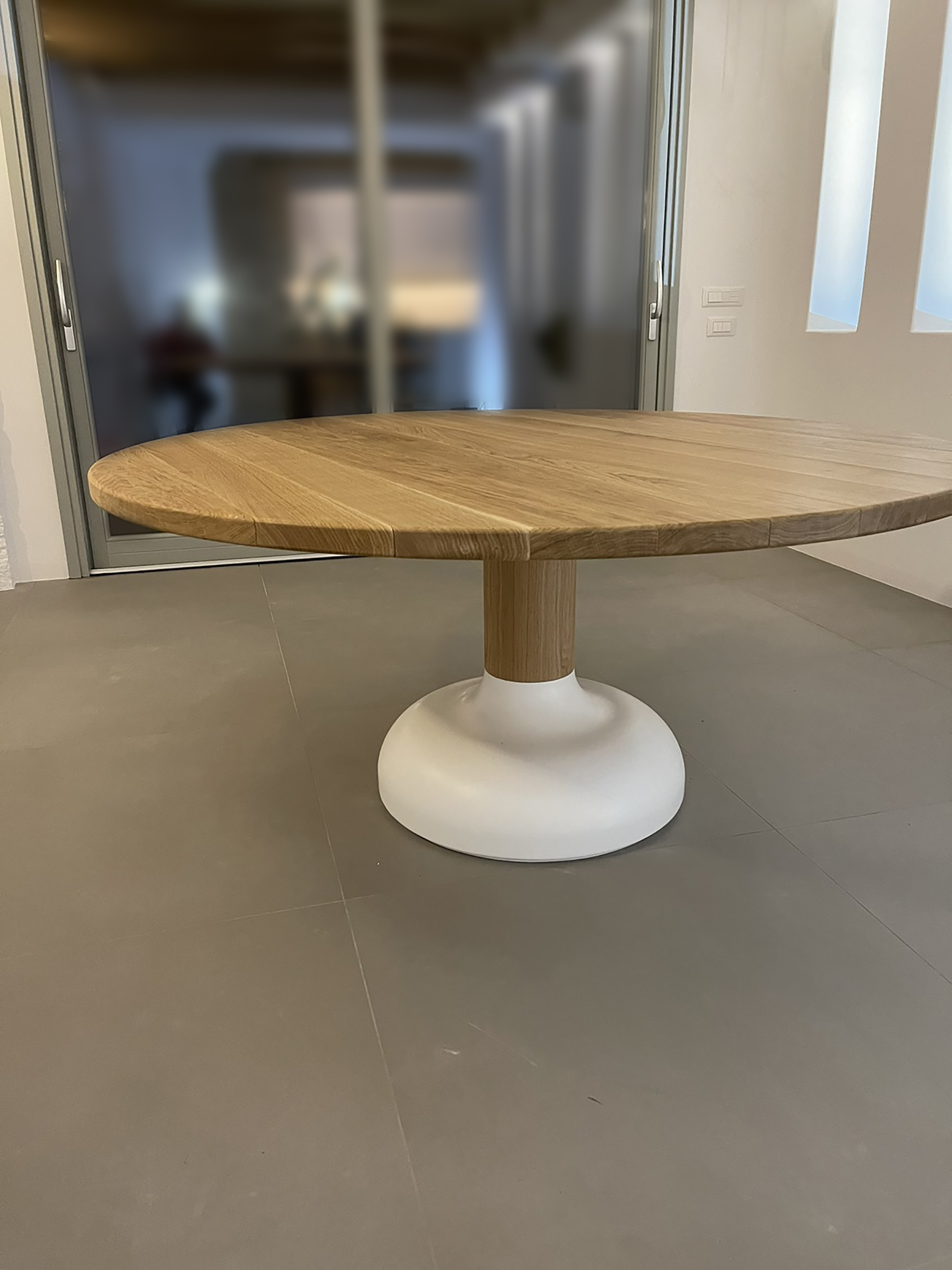 Smooth White & Oak - Interior design detail 5 by Ilia Dabiza - Kitchen