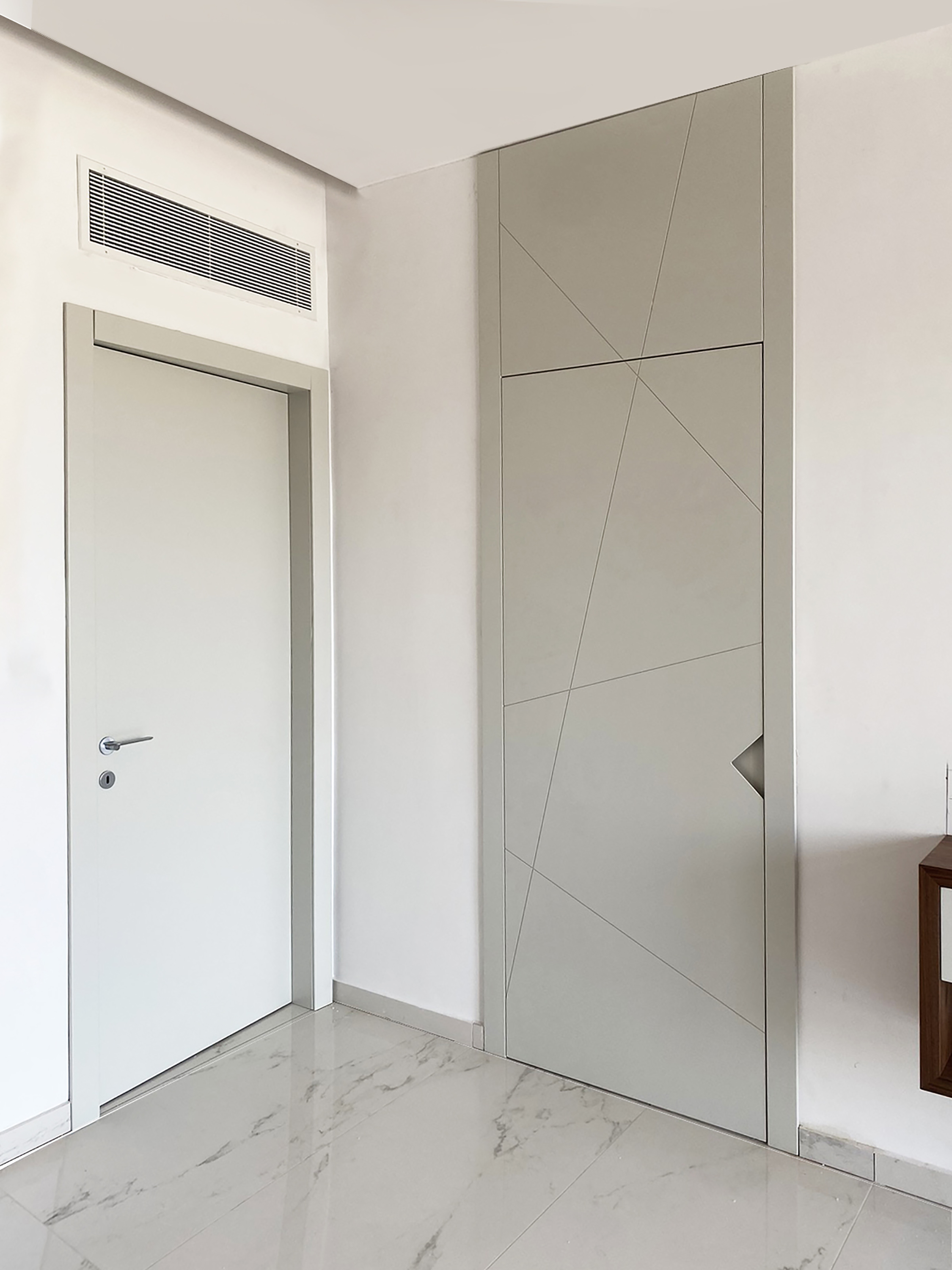 Walnut Asymmetric Panels - Interior design detail 1 by Ilia Dabiza - Wall Covering & Custom Doors